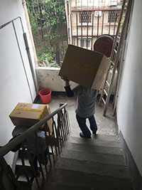 物品搬下楼.JPG 物品搬下楼.JPG